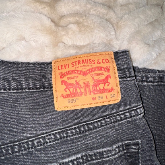 Levi's Men's 569 Loose Straight Fit Jeans - Picture 3 of 7